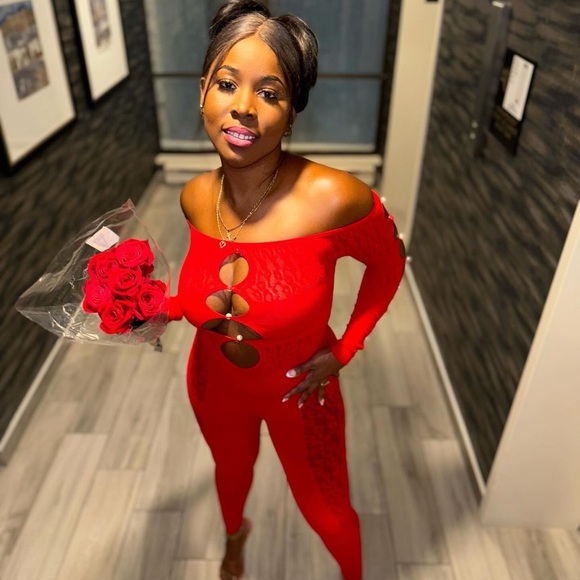 Large red spandex jumpsuit - Picture 4 of 10